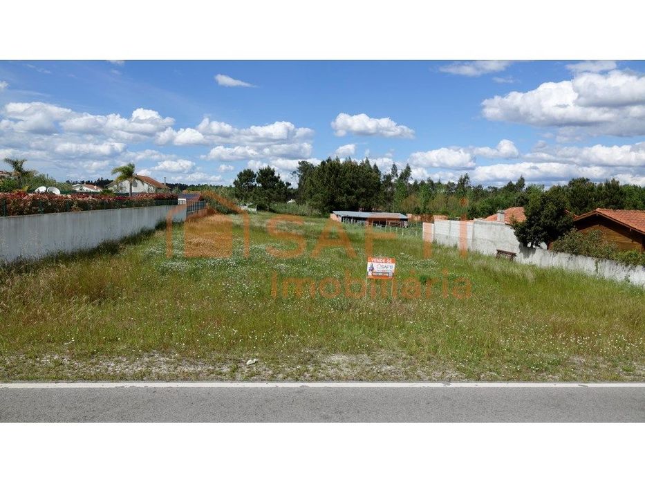 Terreno com Projeto aprovado para uma Moradia Térrea T3+1 com Garag... — Marinha Grande, Leiria