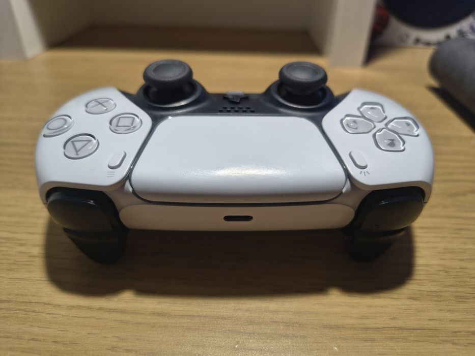Kontroler dual sense ps5