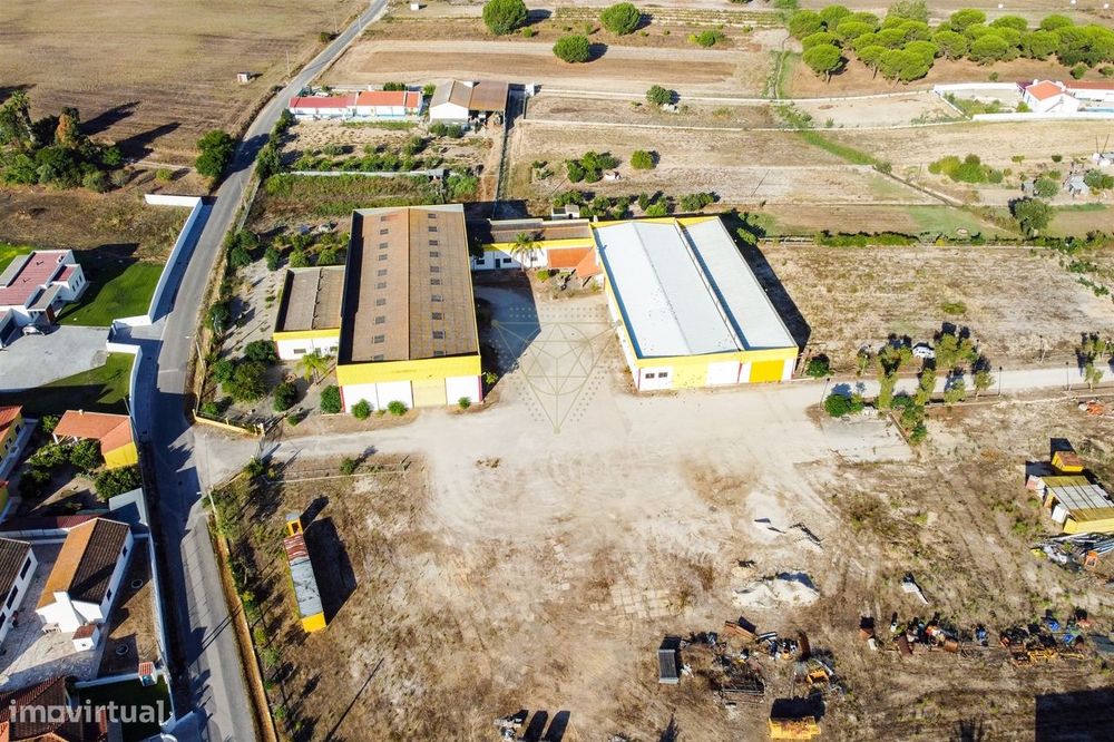 Conjunto de Armazéns com 2.000 m² em terreno de 36.250 m²