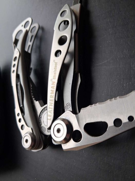 Мультитул Leatherman Skeletool