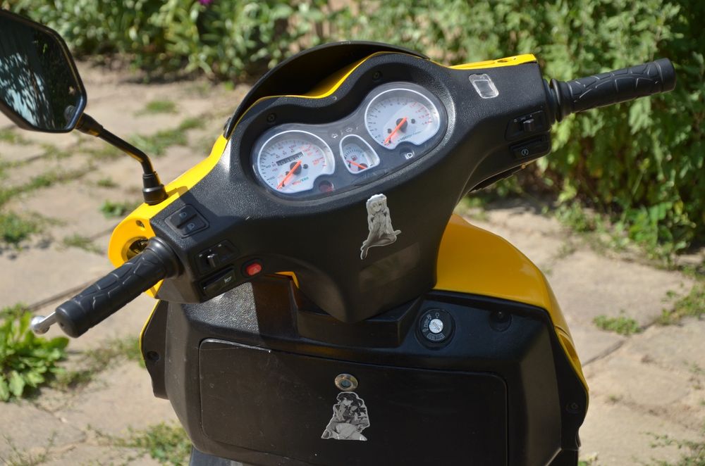 Продаю скутер Viper 150