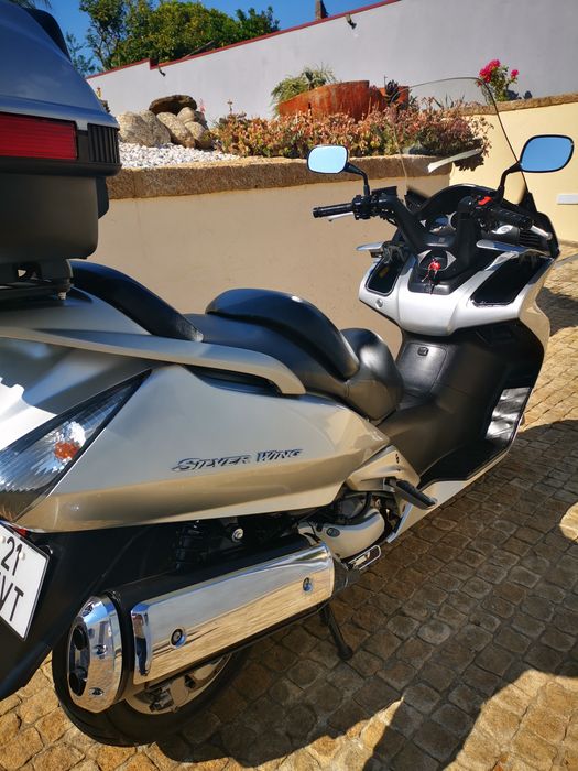 Honda Silverwing 600 e BMW C1 Vendo as duas por 8700  "como  novas"