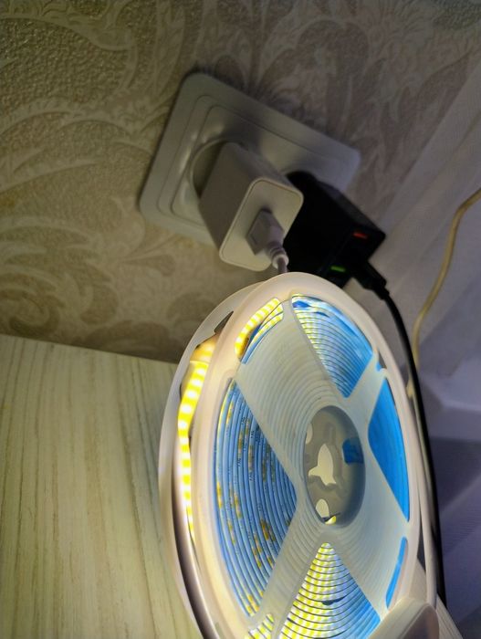 Світлодіодна світлова стрічка 5м СОВ  5в USB