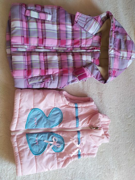 Dwie kamizelki ocieplane, bezrękawniki, 74 cm, 2 sztuki