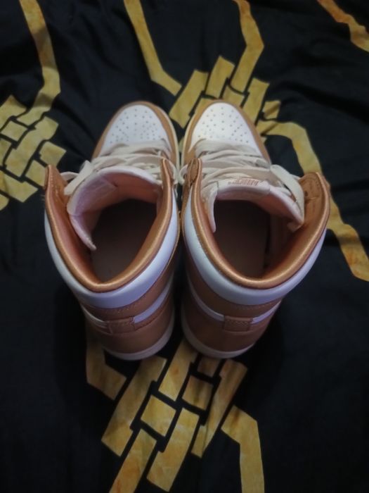 Air Jordan 1 Retro High OG Praline Rozmiar 44
