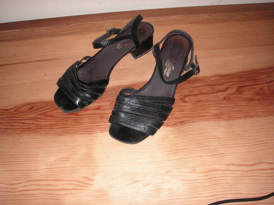 Sandálias / Sapatos Pretos T/37