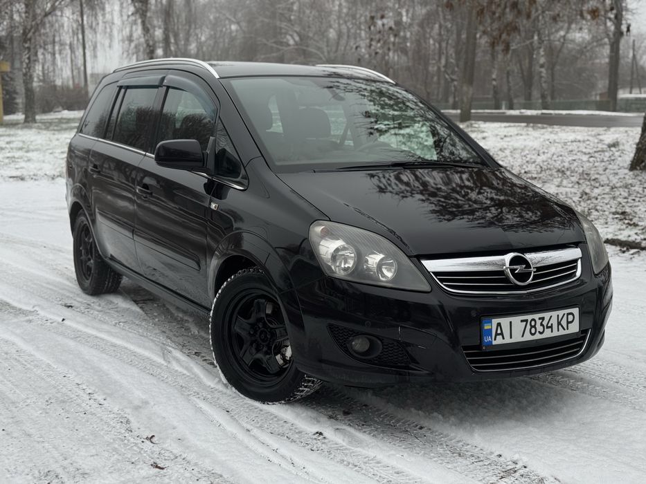 Продам автомобіль був привезений із Німеччини.
Автомобіль в гарному стані,без ДТП!
Повністю тільки після ТО двигуна та ходової частини.
Встановлено новий комплект зимовой гуми.
По кузову вся рівна без сколів та царапин.
Мотор працює ідеально.
Жодної помилки по автомобілю.
Сервісна історія,два ключи.