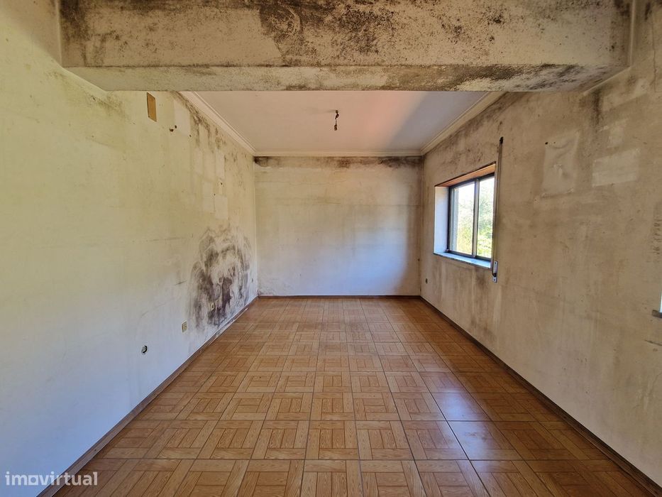 Moradia para reabilitar em Coimbra - Rua Senhora do Bonfim