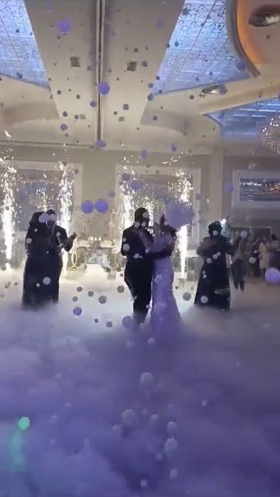 Aluguer de máquina de bolas de fumo profissional de alta potência para casamentos, aniversários, festas e eventos