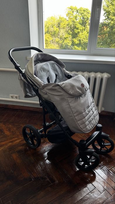 Продам коляску  2 в 1
