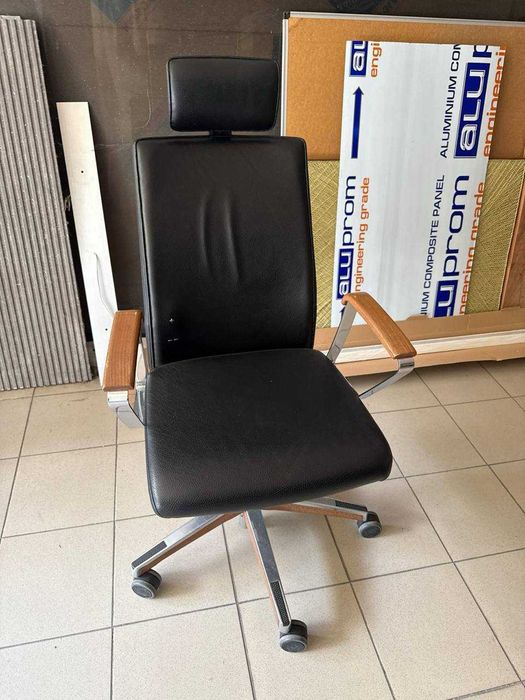 кресла руководителя кресла офисные стулья на колёсах