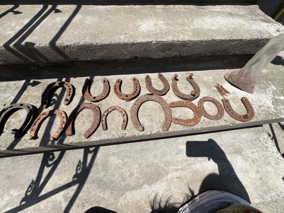 Підкови та ухналі