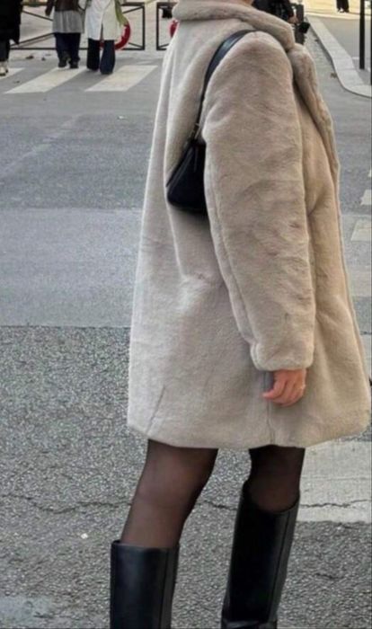 Casaco de pêlo bege