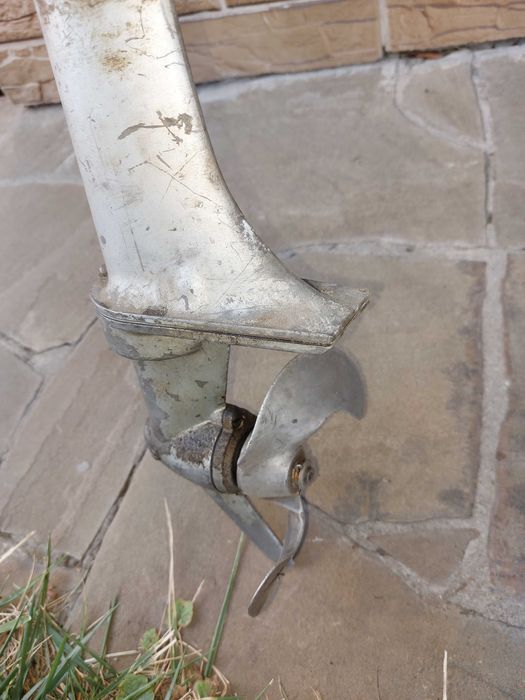 продам підвісний двигун салют