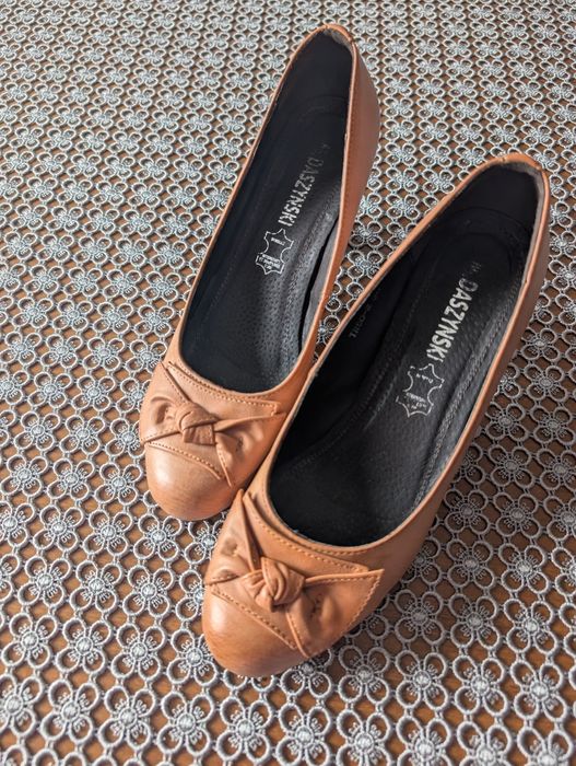 Sprzedam buty na obcasie 38