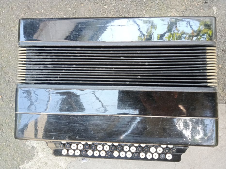 Продам аккардион,баян.