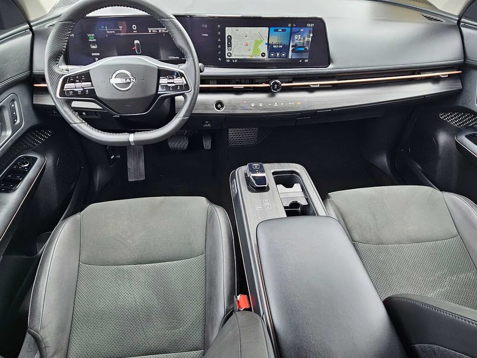 Nissan Ariya      2023