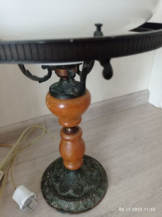 Настільна лампа часів СССР