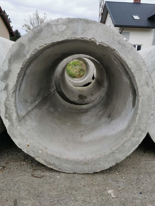 Kręgi betonowe zbrojone FI 50