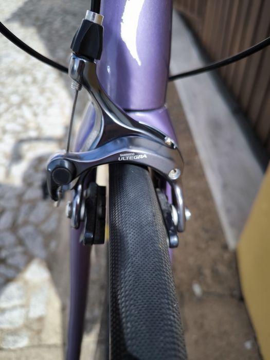 Specialized Roubaix com rodas Roval carbono