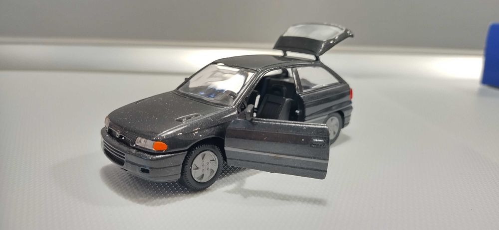 Opel Astra F GSI 1:43 Gama