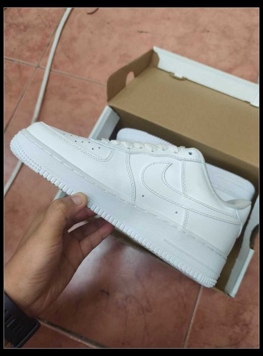 Nike, damskie buty do biegania, białe, rozmiar 38