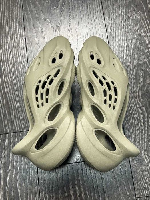 Yeezy Foam Runner RNNR жіночі оригінал тапки сандалі їзі шльопанці
