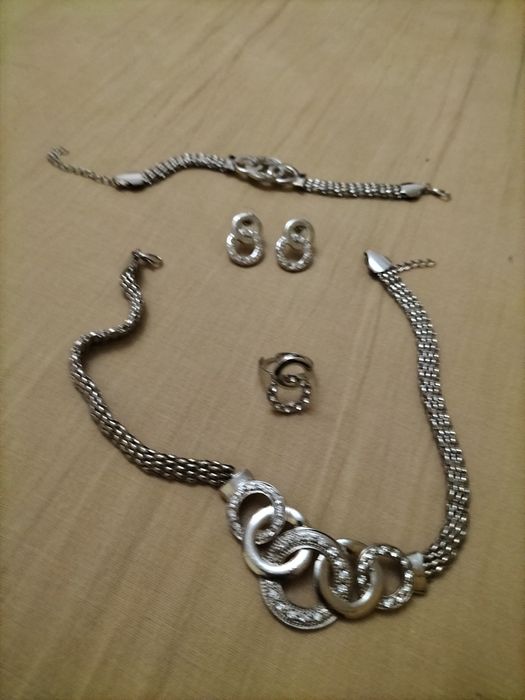 Colares para mulheres.