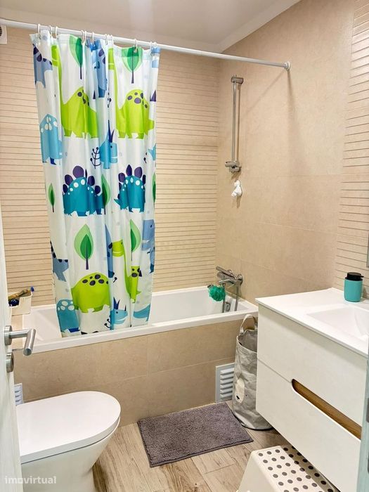 Apartamento T4 renovado | 175 m² | 3 varandas | Bairro do Liceu, Setúb