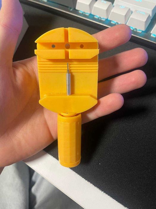 Продам новий  золотий годинник