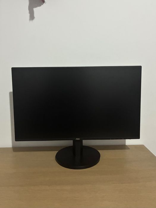 Monitor AOC 24”