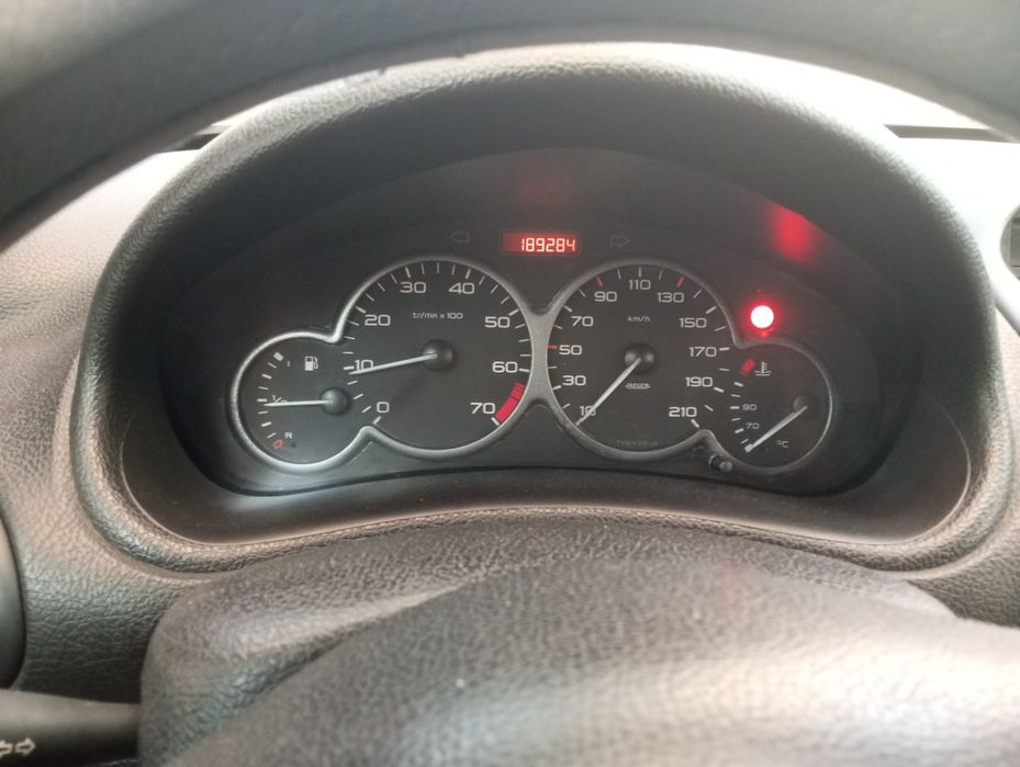 Peugeot 206 1.1 Sinistrado