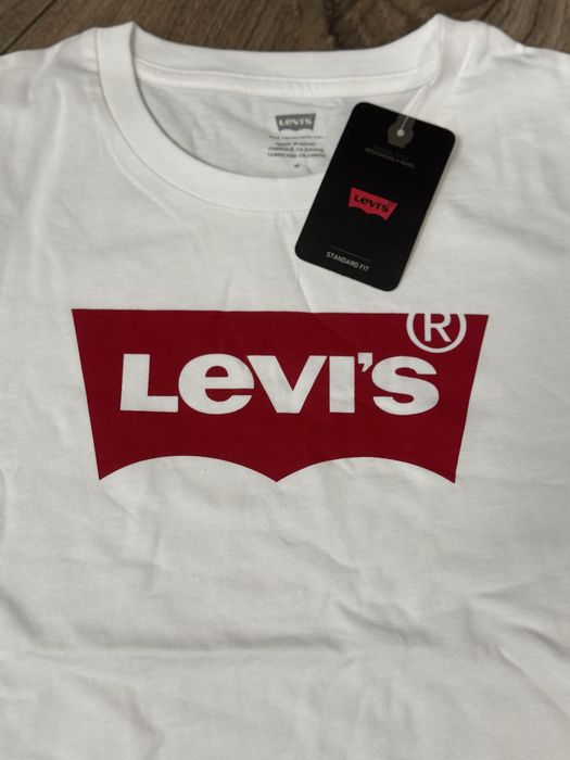 Жіноча футболка levis оригінал