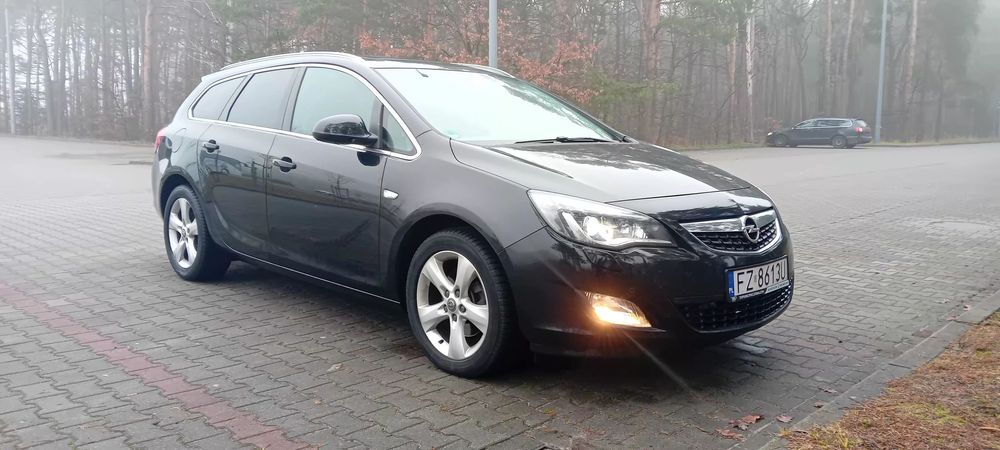 Opel Astra Automat klima xenon bogata wersja