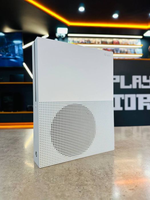 Microsoft Xbox One S 500 GB - 12 місяців гарантії!