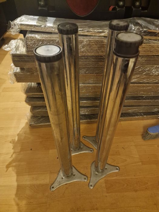 Cztery nogi do stołu używane 71cm