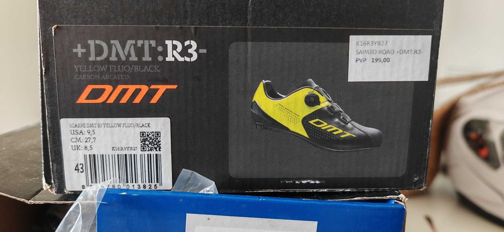 Material variado de bicicleta, marca ORBEA