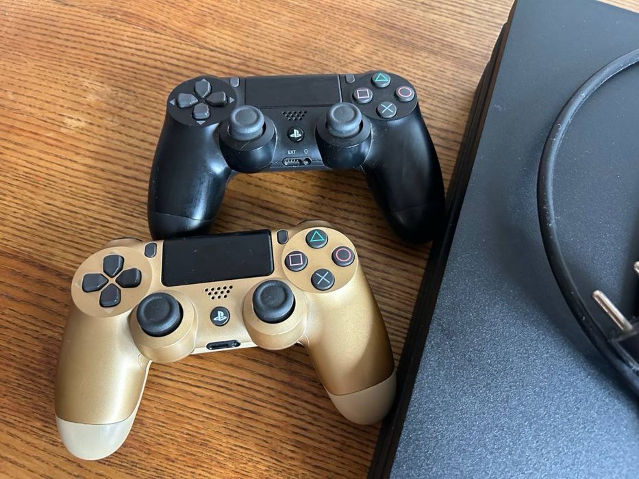 PS4 PRO 1TB ( 2 диски в подарунок )