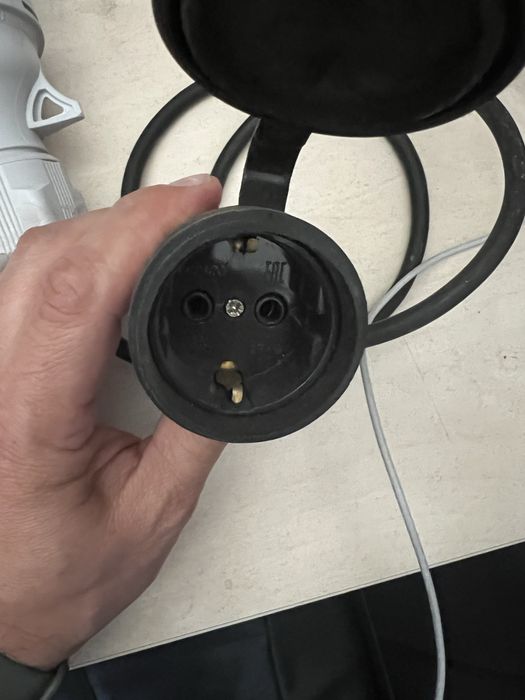 Перехідник SEZ 32 a на маму 220