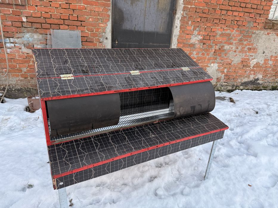 Gniazdo grupowe dla kur nioska