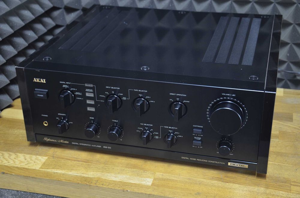 Wzmacniacz AKAI AM-93