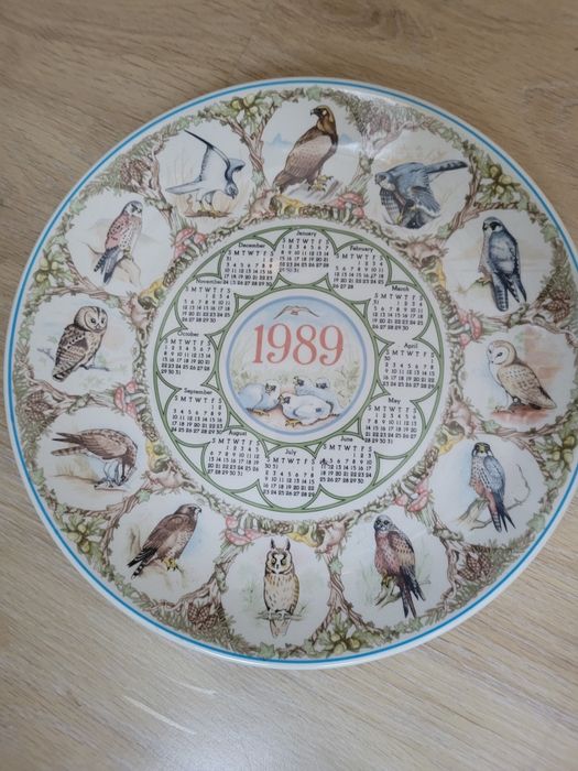 Talerz kolekcjonerski Wedgwood kalendarz 1989