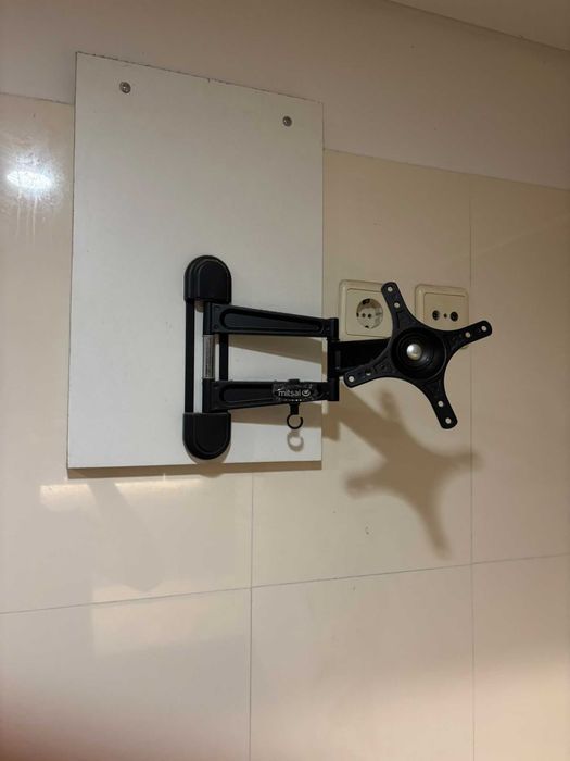 Suporte de Parede Articulado para pequenos Monitores ou Televisões