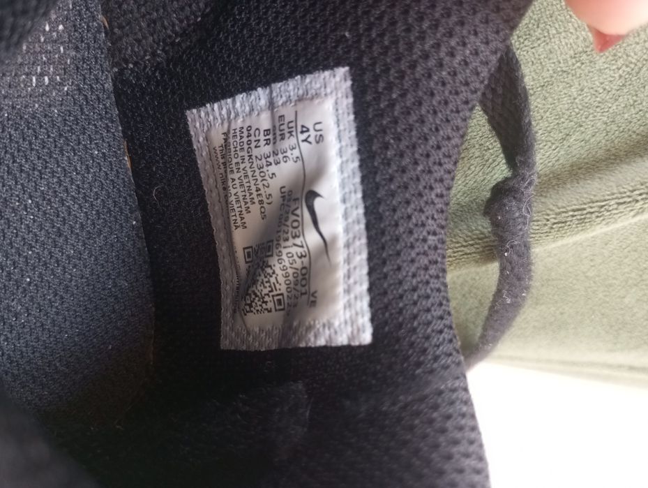 Кросівки фірми nike