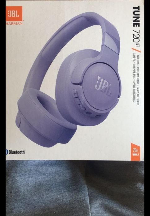 JBL tune 720bt.