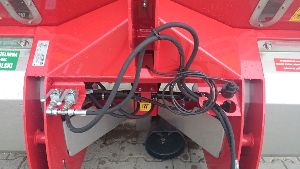 Rozsiewacz dwutarczowy GRASS-ROL MASTER 2025 od 700L do 1600L