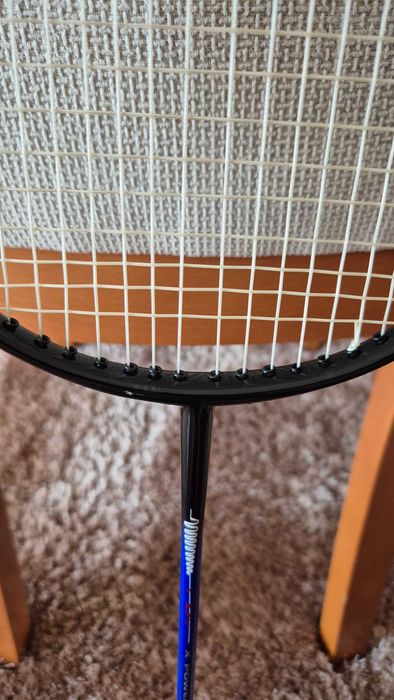 Vendo RAQUETE BADMINTON adulto marca B-SQUARE c/ capa protetora - Como nova!