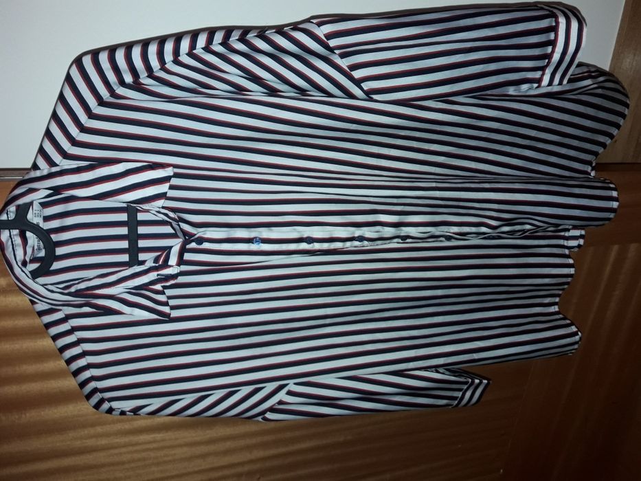 Blusa cetim Stradivarius