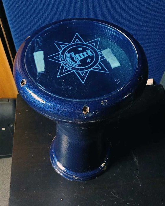 Darbuka em alumínio.