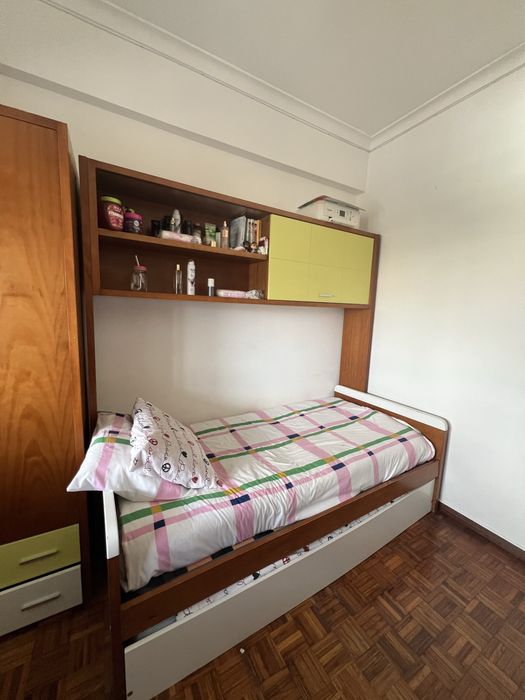 Conjunto Cama + Estante + Armário